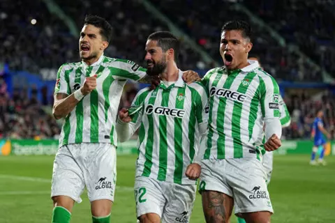 "صنع هدف الإنقاذ".. إيسكو يخطف الأنظار مع ريال بيتيس بأداء رائع (أرقام)